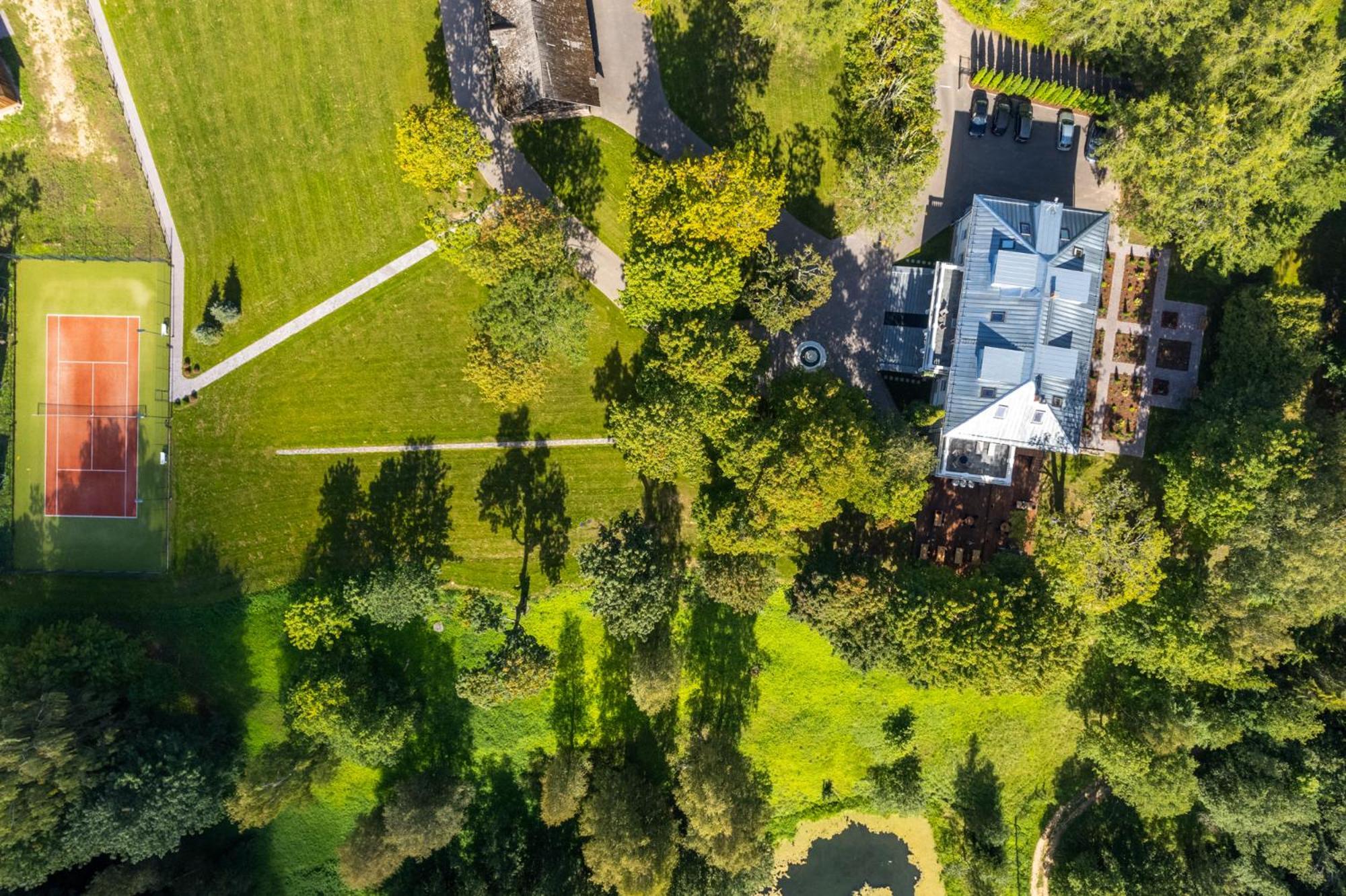 The Manor Sports & Spa Torva Екстер'єр фото