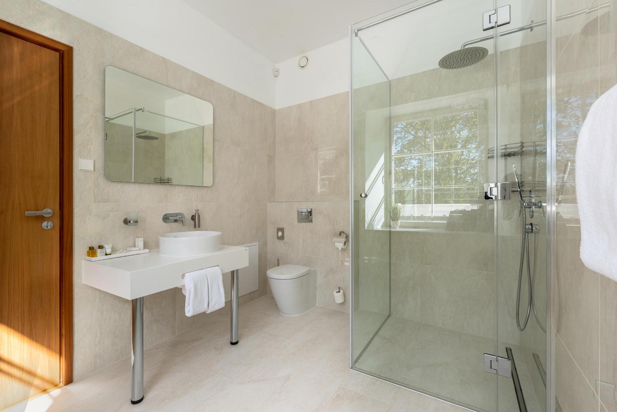 The Manor Sports & Spa Torva Екстер'єр фото