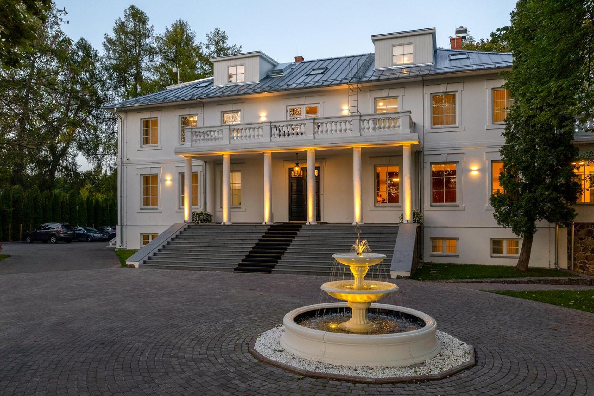 The Manor Sports & Spa Torva Екстер'єр фото