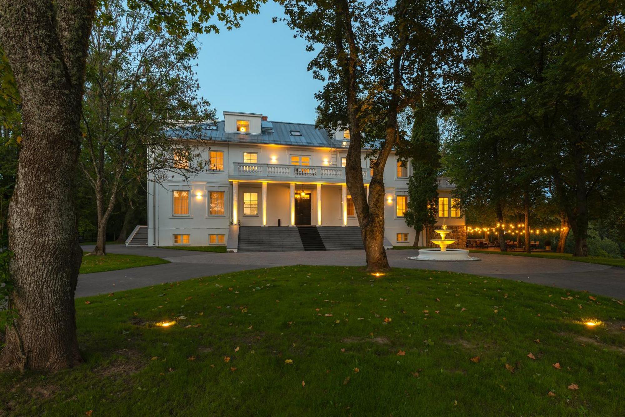 The Manor Sports & Spa Torva Екстер'єр фото